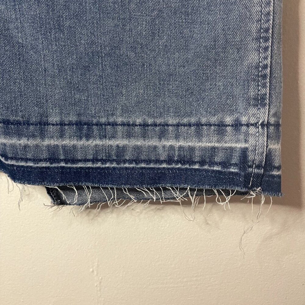 Vintage-Inspired Rewash High-Waist Maxi Skirt with Front Slit & Frayed Hem. - Picture 3 of 8